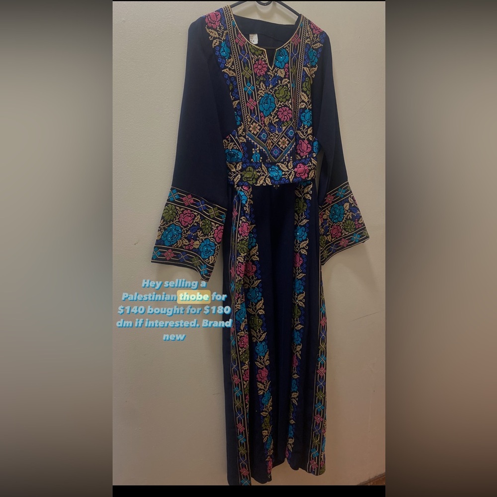 Palestinian thobe